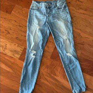 Cute Light Distressed Skinny Jeans